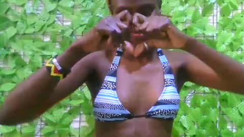 Snapshot of beib_love chatting on September 23, 5:45 am beib_love online show from September 23, 5:45 am