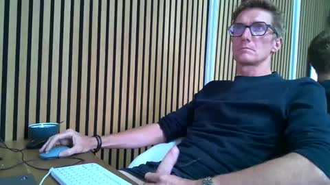 Snapshot of belami_france chatting on September 18, 11:47 am SexFriendFrance online show from September 18, 11:47 am