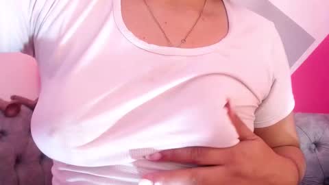 Bell Jhons online show from February 25, 3:52 am