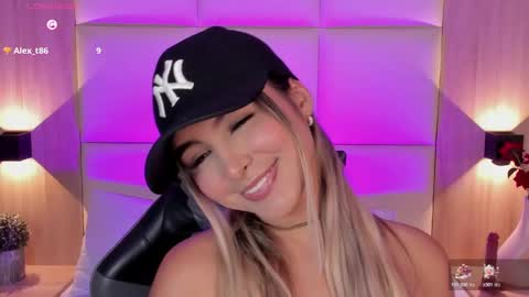 Bella cam online show from November 10, 8:11 pm