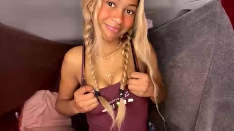 bella19sua online show from November 14, 6:59 am