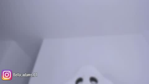 isabella online show from October 31, 1:50 am