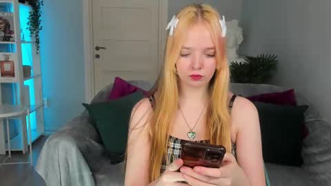 bella online show from February 9, 6:05 pm