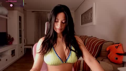 bella_pocahontas3 online show from November 12, 11:40 pm