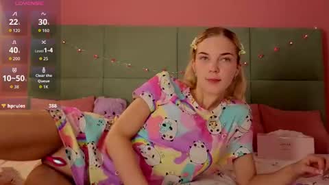 Bella NEW ROOM online show from June 22, 1:55 am