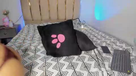 bellaastorm online show from July 11, 4:50 am