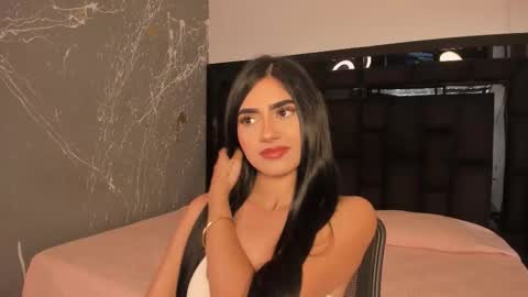 bellaastorm online show from November 7, 9:50 pm