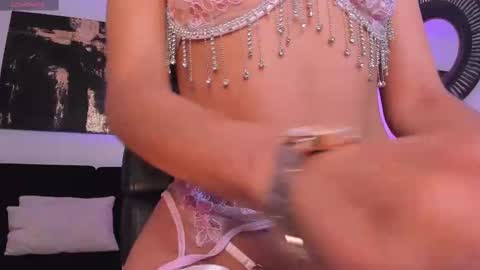 Snapshot of bellacarteer_ chatting on February 17, 2:49 pm Bella C online show from February 17, 2:49 pm