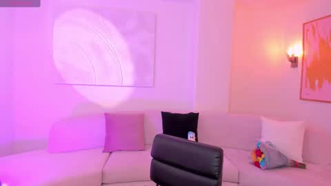 Snapshot of bellacarteer_ chatting on March 9, 6:32 pm Bella C online show from March 9, 6:32 pm