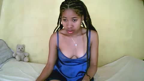 Snapshot of bellaena chatting on October 29, 4:25 am bellaena online show from October 29, 4:25 am