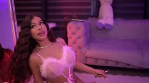 Bella online show from November 14, 7:05 pm