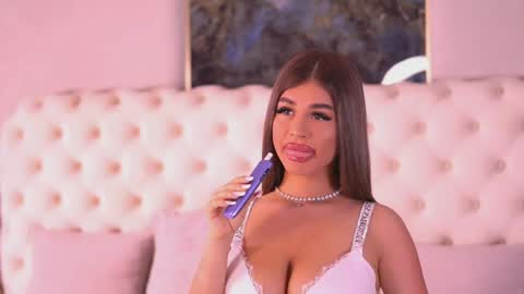 Bella online show from March 27, 7:04 pm