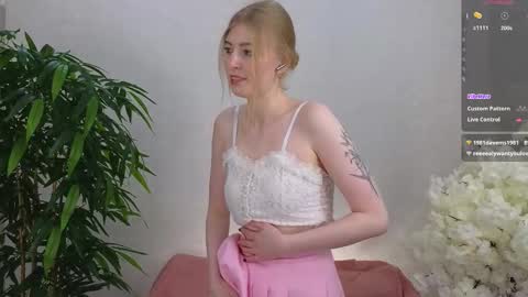 Lana but not DelRay online show from February 7, 12:30 pm