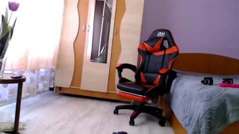 bellaqueen0701 online show from March 10, 7:33 am