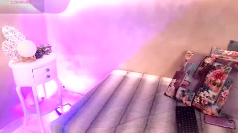 bellarooux online show from December 17, 12:23 pm