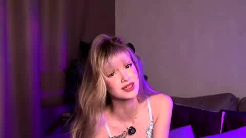 bellasecrettt online show from May 31, 5:44 pm
