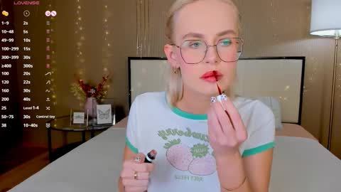 Bella online show from February 26, 1:09 am