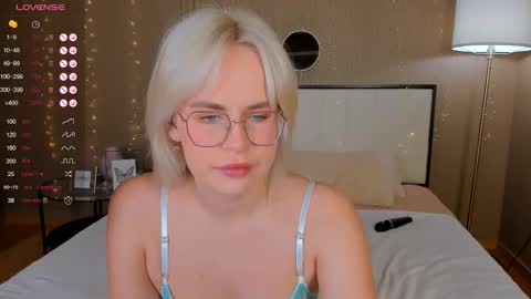 Bella online show from September 13, 1:08 am