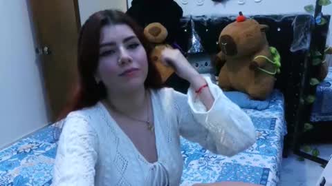 Snapshot of bellatrix_colen chatting on October 19, 1:32 am Aleja online show from October 19, 1:32 am