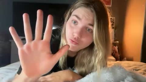Bella 3 online show from May 12, 6:22 am