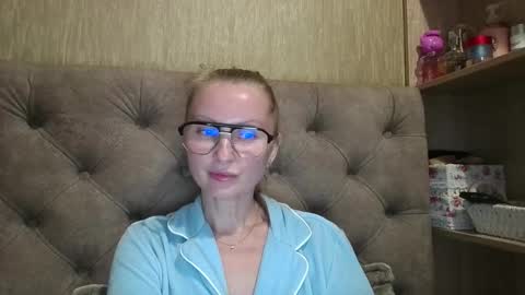 Snapshot of belleamiee chatting on October 20, 6:02 pm Amelia online show from October 20, 6:02 pm