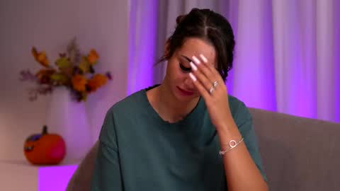 Belle online show from December 4, 5:40 am