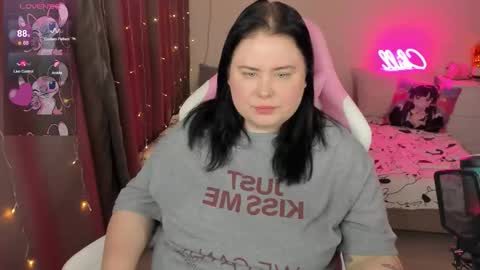 LinaBoo online show from February 8, 6:17 am