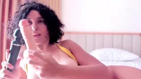 A girl from your  dreams online show from June 18, 2:28 am