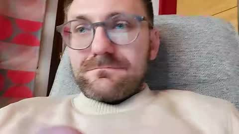 Snapshot of ben00189 chatting on October 17, 8:46 pm ben00189 online show from October 17, 8:46 pm