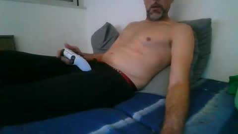 benbare13 online show from December 2, 7:44 pm