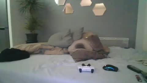 benbare13 online show from February 22, 5:35 pm