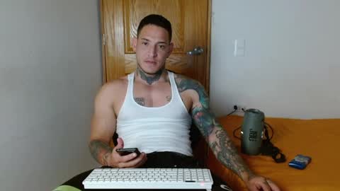 Snapshot of benjamin_isaac chatting on December 29, 12:41 am benjamin_isaac online show from December 29, 12:41 am