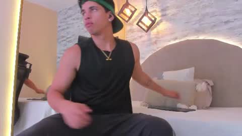 BENJAMIN online show from July 26, 2:20 am