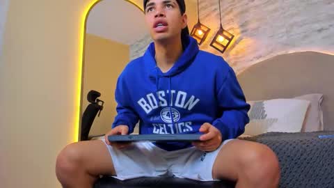 BENJAMIN online show from November 3, 5:14 pm