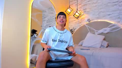 BENJAMIN online show from October 28, 1:56 pm