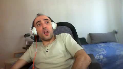 Snapshot of bentish chatting on October 20, 7:46 am bentish online show from October 20, 7:46 am