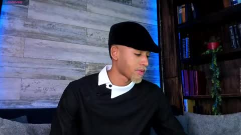 bento_fox online show from April 18, 4:03 am