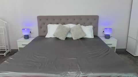 Violette online show from April 29, 6:18 am