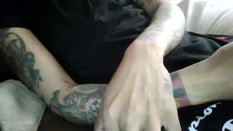 Snapshot of bertdollaz757 chatting on February 19, 5:27 pm ToxicPipe757 online show from February 19, 5:27 pm