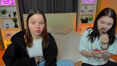 Danny and Kira online show from March 3, 9:11 am