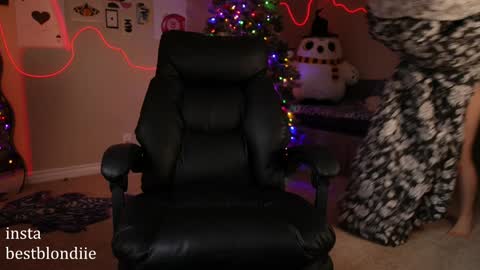 Chloe Next stream on Friday online show from December 24, 8:27 pm