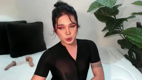 bestgirljulia online show from December 22, 7:37 am