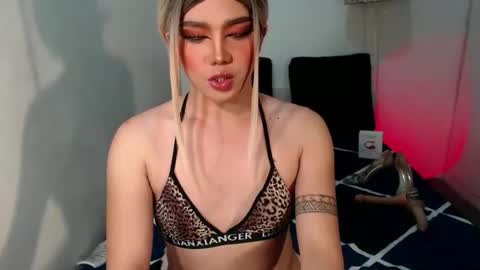 bestgirljulia online show from November 1, 8:13 am