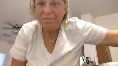 betsygore78 online show from September 14, 11:44 am