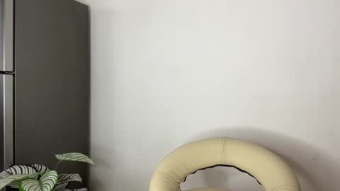 Adah online show from October 25, 9:30 am