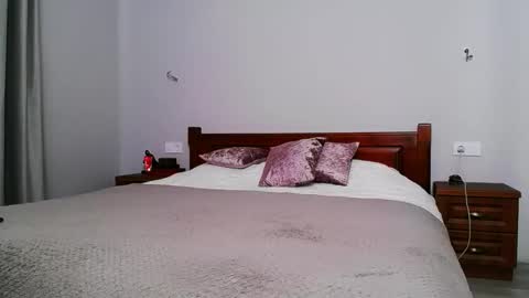 Snapshot of betty_sw chatting on October 8, 11:49 am betty_sw online show from October 8, 11:49 am