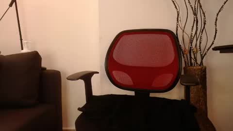 Catalina online show from April 14, 9:18 pm