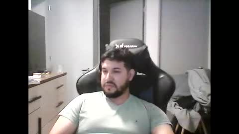 latinBoyHuge online show from December 23, 2:39 pm