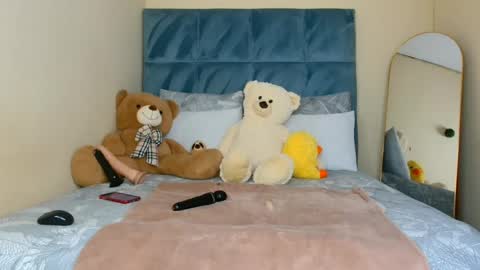 big_melons2001 online show from June 24, 4:41 am