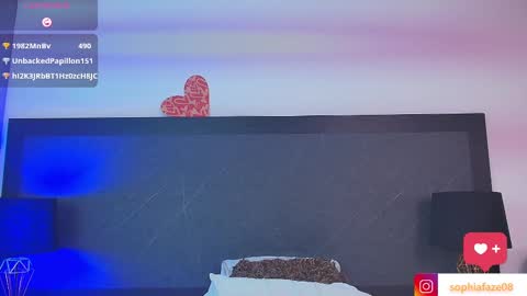 Snapshot of big_tits_in_your_face chatting on March 5, 2:03 am Tell me Sophia  online show from March 5, 2:03 am